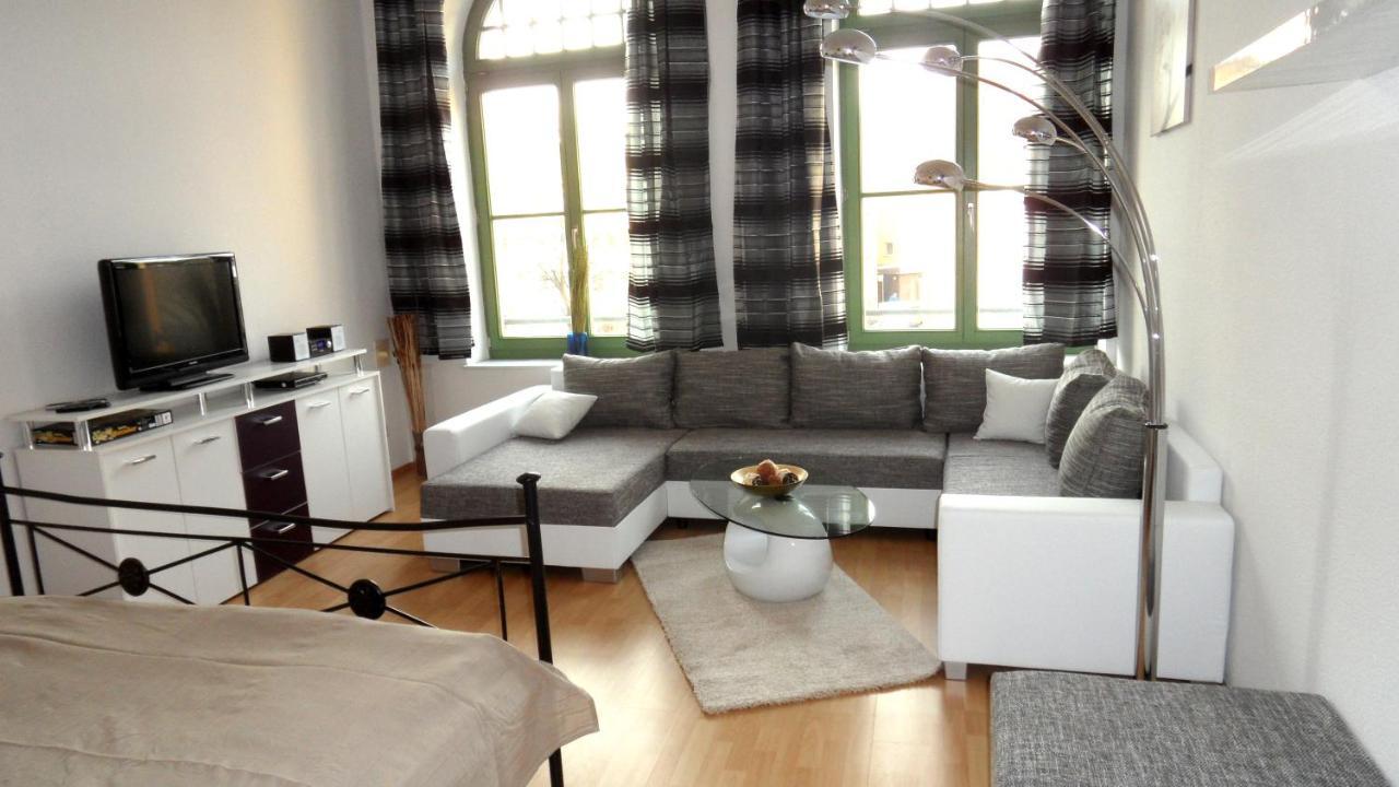 שטראלסונד Ferienwohnung Am Ozeaneum מראה חיצוני תמונה