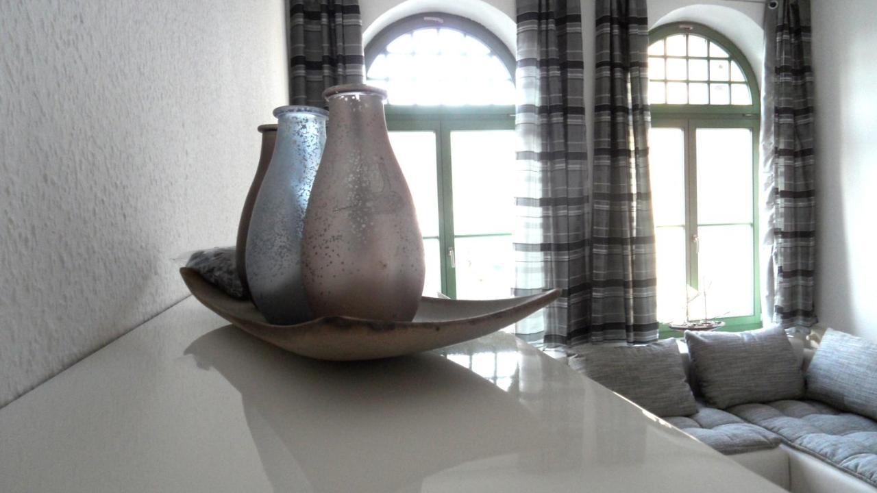 שטראלסונד Ferienwohnung Am Ozeaneum מראה חיצוני תמונה