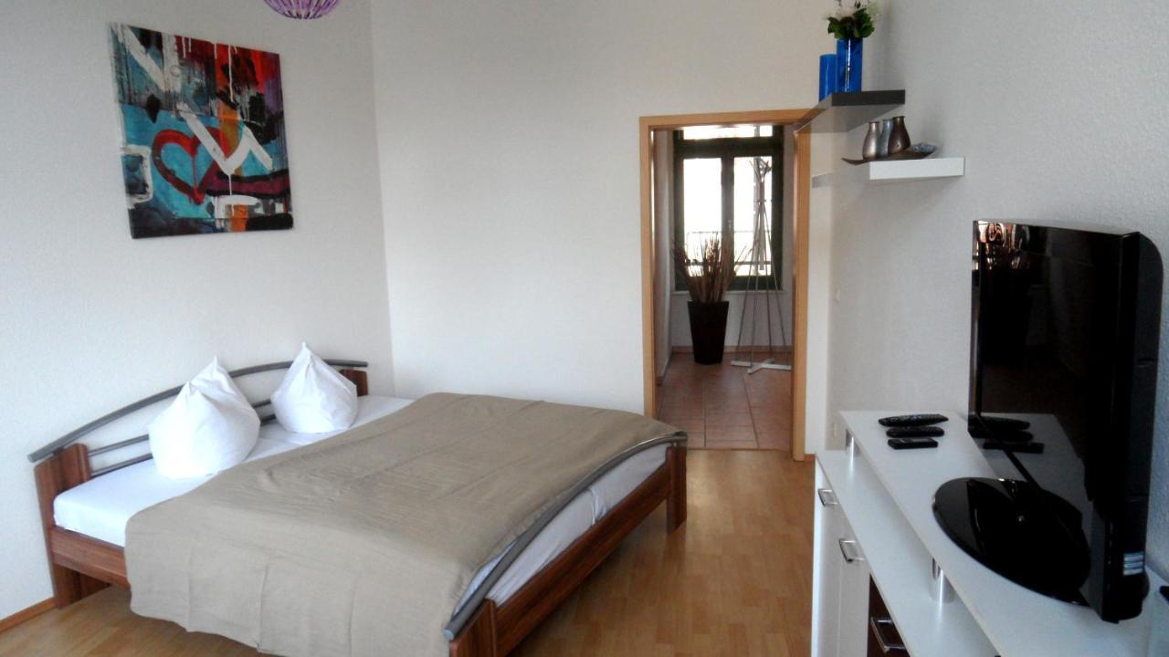שטראלסונד Ferienwohnung Am Ozeaneum מראה חיצוני תמונה
